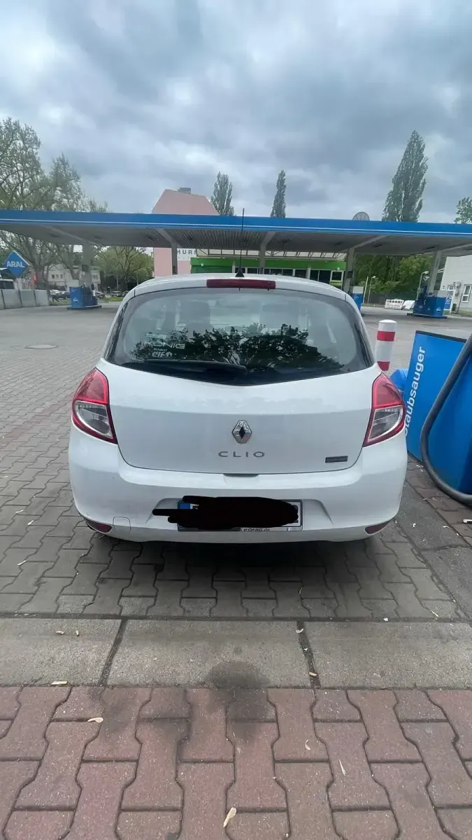 Gebraucht Renault Clio IV 75 PS (55 kW) 2013 Weiß Kleinwagen