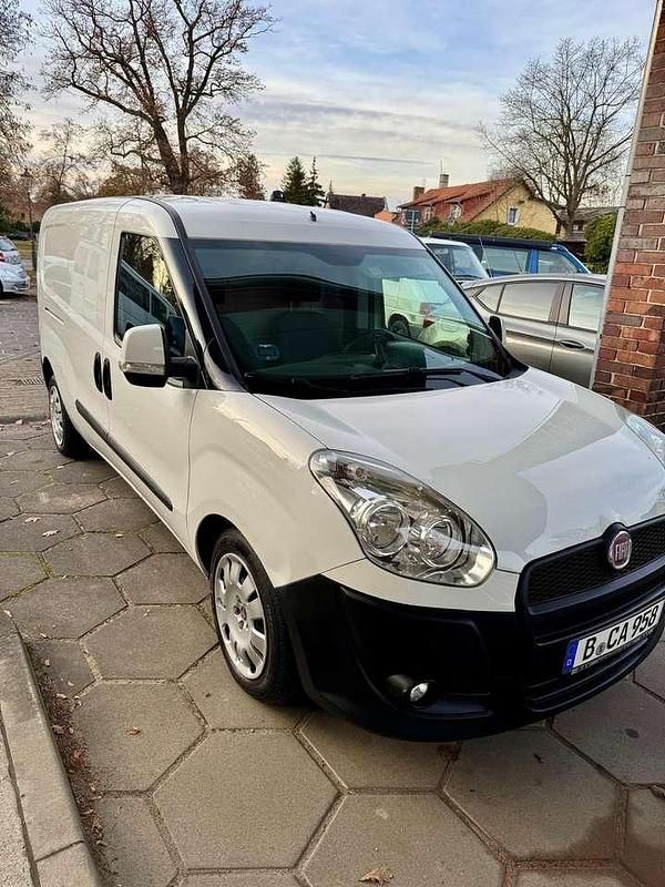 Weiß Gebraucht 2015 Fiat Doblò Van / Kleinbus | 16.900 € - Bild 1/4