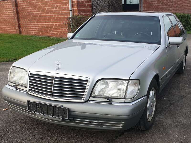 Silber Gebraucht 1996 Mercedes S500L Limousine | 13.140 € - Bild 1/4