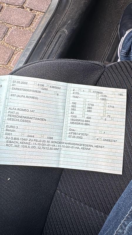 Silber Gebraucht 2002 Alfa Romeo 147 Kleinwagen | 600 € (Guter Preis) - Bild 1/4