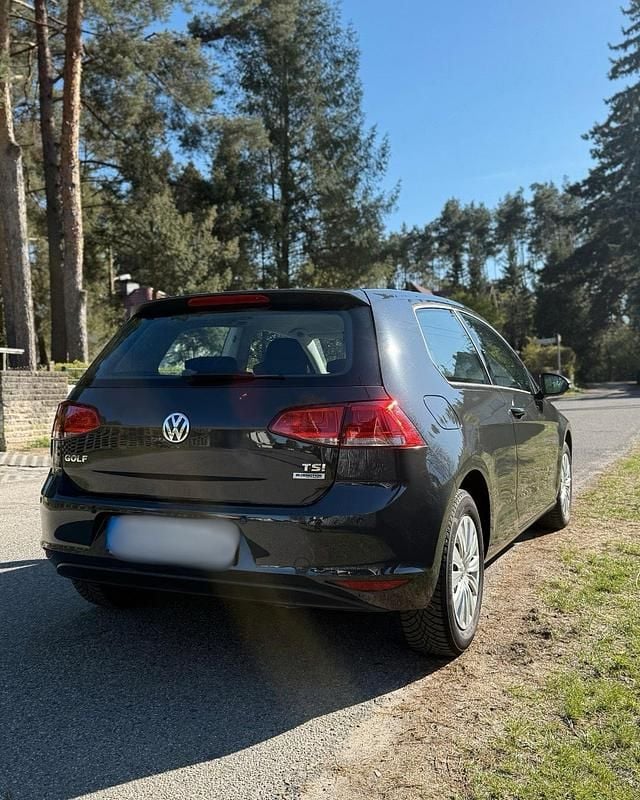 Używany VW Golf Trendline 86 KM (63 kW) 2016 Szary Coupe