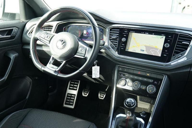 Używany VW T-Roc Active 150 KM (110 kW) 2021 Biały SUV