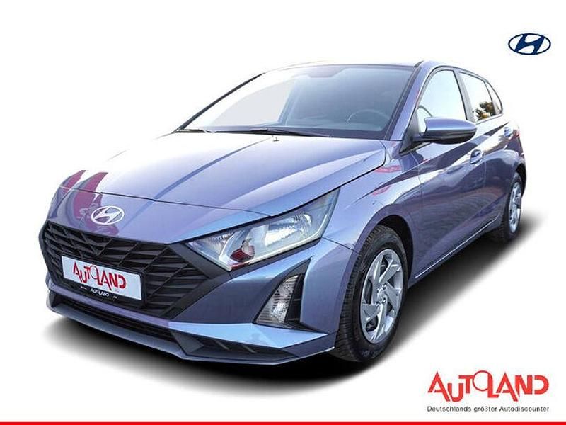 Blau Gebraucht 2024 Hyundai i20 Kleinwagen | 17.890 € (Etwas zu teuer) - Bild 1/4