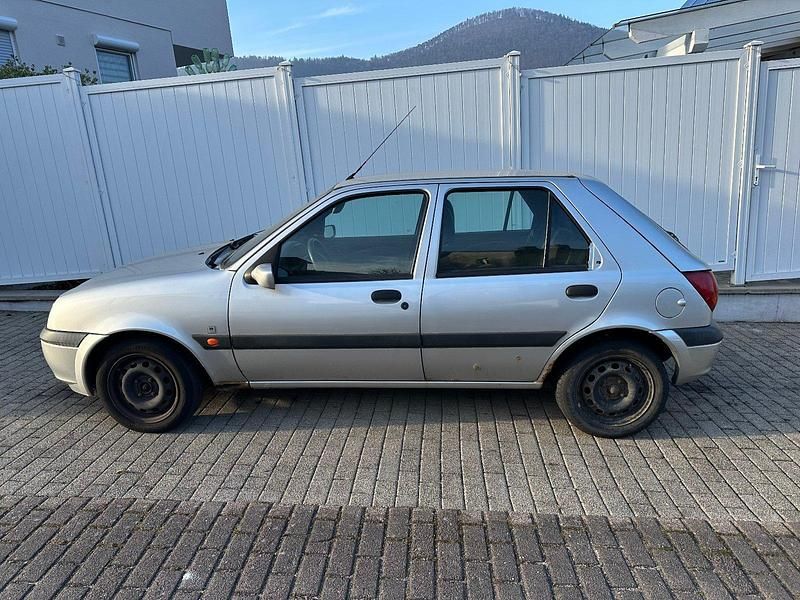 Gebraucht Ford Fiesta 60 PS (44 kW) 2001 Kleinwagen