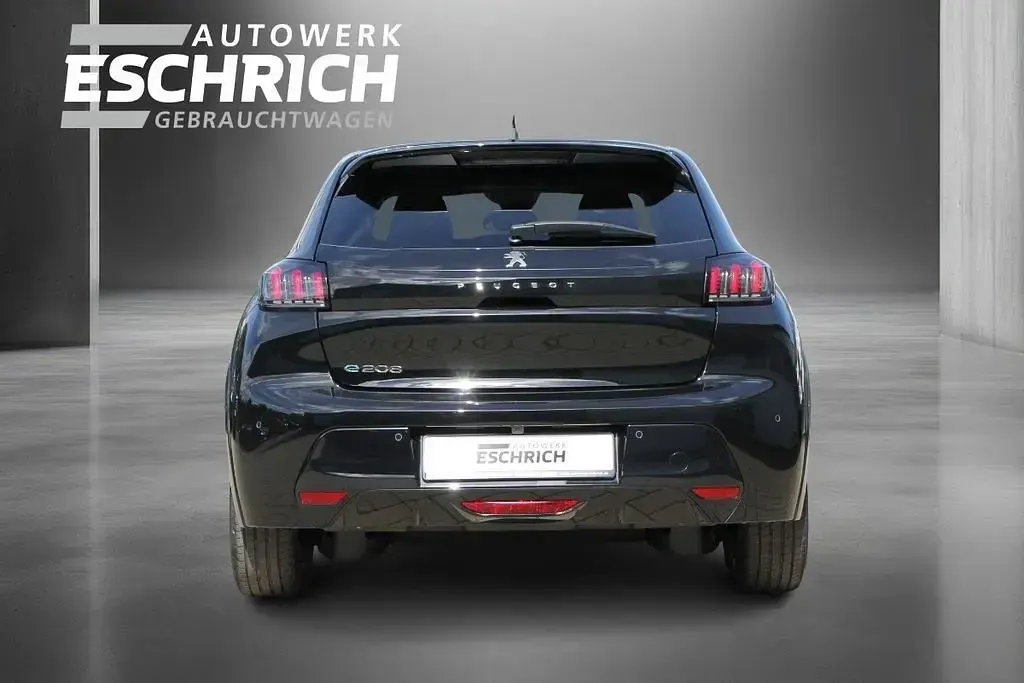 Gebraucht Peugeot e-208 Allure 100 kW (136 PS) 2022 Schwarz Kleinwagen