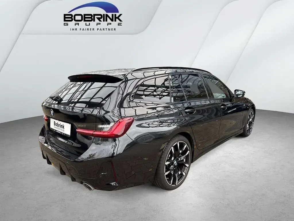 Gebraucht BMW 330 M Sport 286 PS (210 kW) 2024 Schwarz Kombi