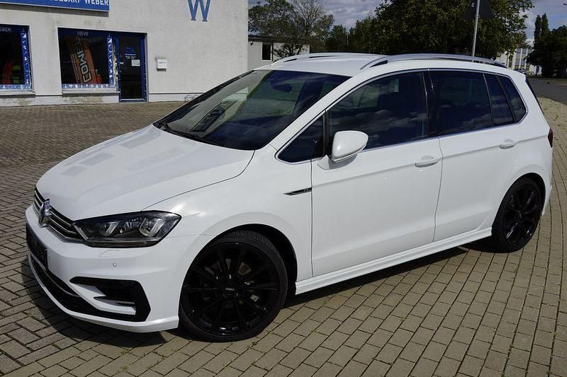 Weiß Gebraucht 2017 VW Golf VII Highline Limousine | 13.999 € (Fairer Preis) - Bild 1/4