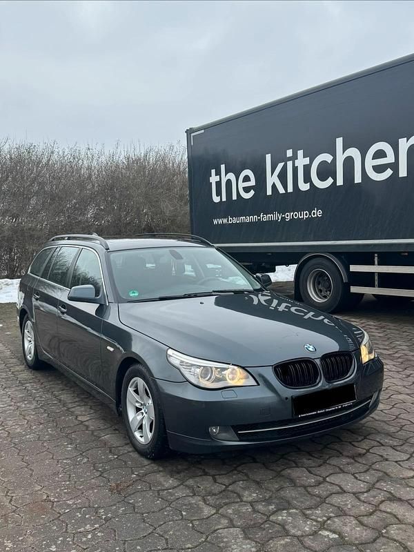Gebraucht BMW 520 163 PS (119 kW) 2010 Grau Kombi