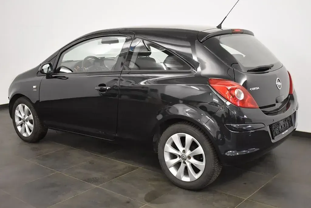 Gebraucht Opel Corsa Active 87 PS (63 kW) 2013 Schwarz Kleinwagen