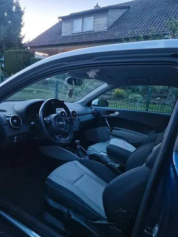 Gebraucht Audi A1 122 PS (89 kW) 2010 Blau Kleinwagen