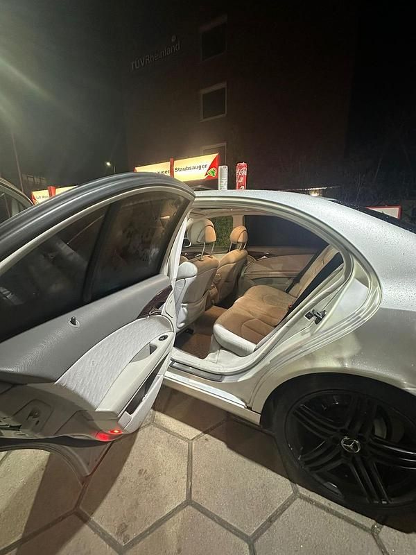 Gebraucht Mercedes E240 177 PS (130 kW) 2002 Silber Limousine