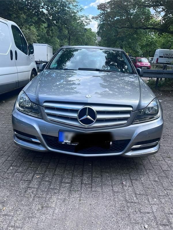 Grau Gebraucht 2013 Mercedes C220 Limousine | 11.400 € (Guter Preis) - Bild 1/4