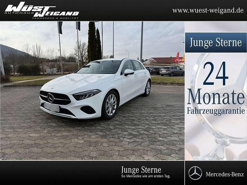 Unilack polarweiß Gebraucht 2024 Mercedes A180 Advanced Plus Limousine | 28.490 € (Guter Preis) - Bild 1/4