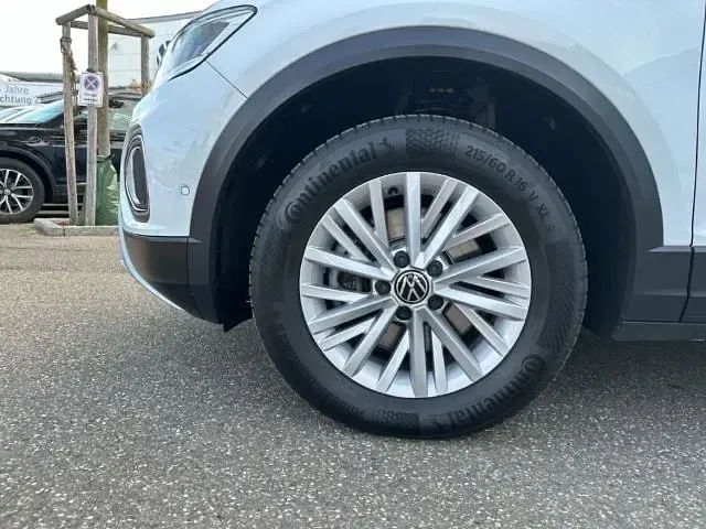 Gebraucht VW T-Roc Life 150 PS (110 kW) 2023 Pure white SUV
