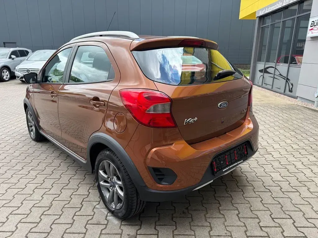 Gebraucht Ford Ka Plus Active 86 PS (63 kW) 2018 Braun Kleinwagen