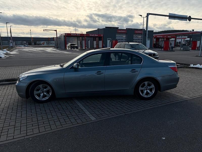 Second-hand BMW 525 218 CP (160 kW) 2006 Argintiu Berlinǎ
