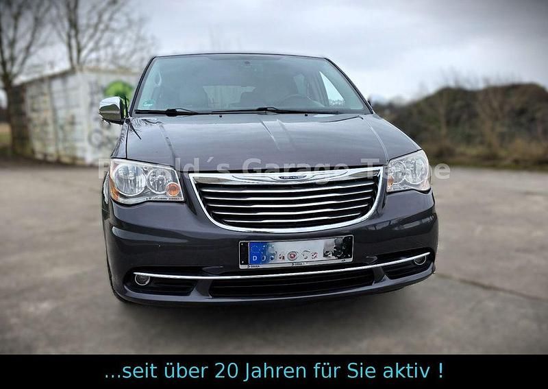 Gebraucht Chrysler Town & Country 287 PS (211 kW) 2015 Violet Van / Kleinbus