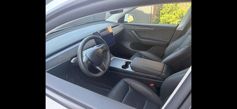 Gebraucht Tesla Model Y Standard Range 219 kW (299 PS) 2024 Weiß SUV