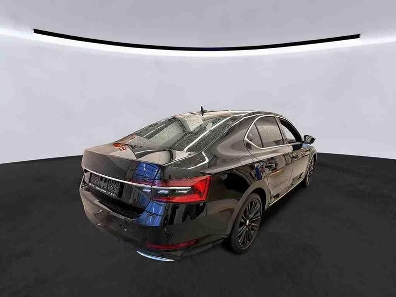 Gebraucht Skoda Superb LAURIN & KLEMENT 218 PS (160 kW) 2023 Schwarz Limousine