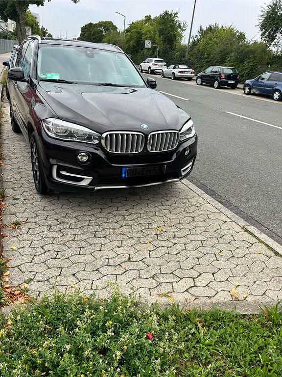 Braun Gebraucht 2017 BMW X5 Sport Line SUV | 22.999 € - Bild 1/4