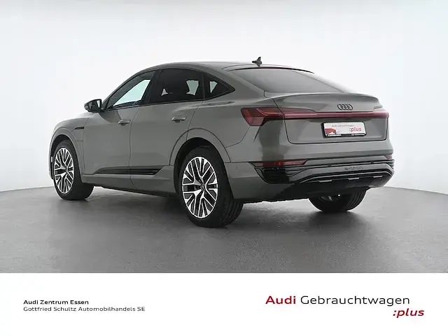 Gebraucht Audi Q8 Sportback e-tron Advanced Plus 250 kW (340 PS) 2024 Chronosgrau metallic SUV