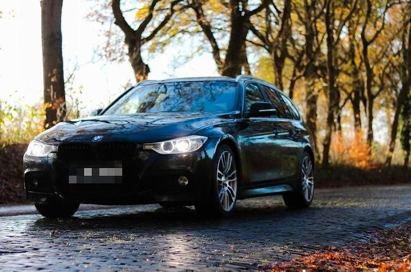 Schwarz Gebraucht 2013 BMW 330 Sport Line Kombi | 13.800 € (Teuer) - Bild 1/4