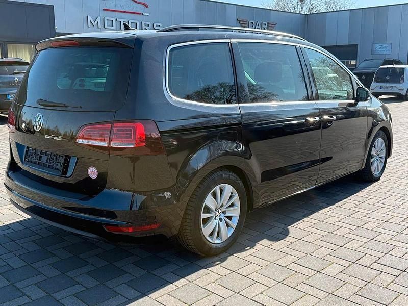 Gebraucht VW Sharan Comfortline 150 PS (110 kW) 2017 Van / Kleinbus