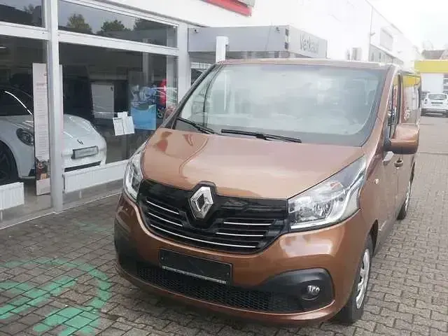 Gebraucht Renault Trafic Expression 146 PS (107 kW) 2015 Kupferbraun Van / Kleinbus