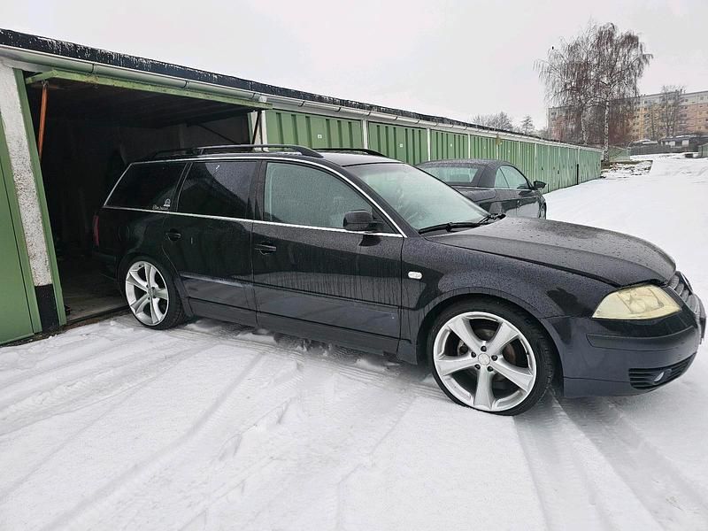 Gebraucht VW Passat 131 PS (96 kW) 2002 Schwarz Kombi