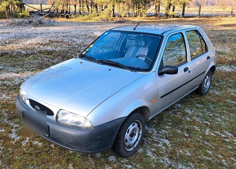 Silber Gebraucht 1998 Ford Fiesta Kleinwagen | 980 € (Fairer Preis) - Bild 1/4