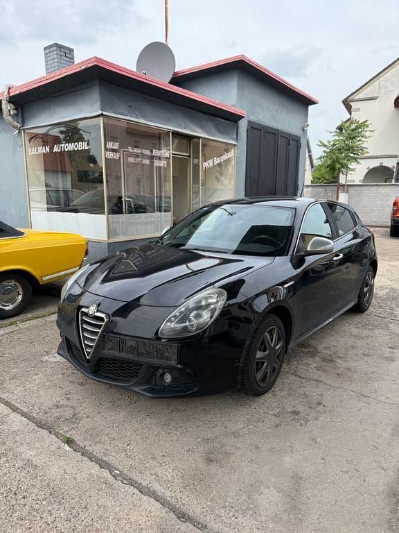 Schwarz Gebraucht 2012 Alfa Romeo Giulietta Turismo Kleinwagen | 2.450 € (Superpreis) - Bild 1/4
