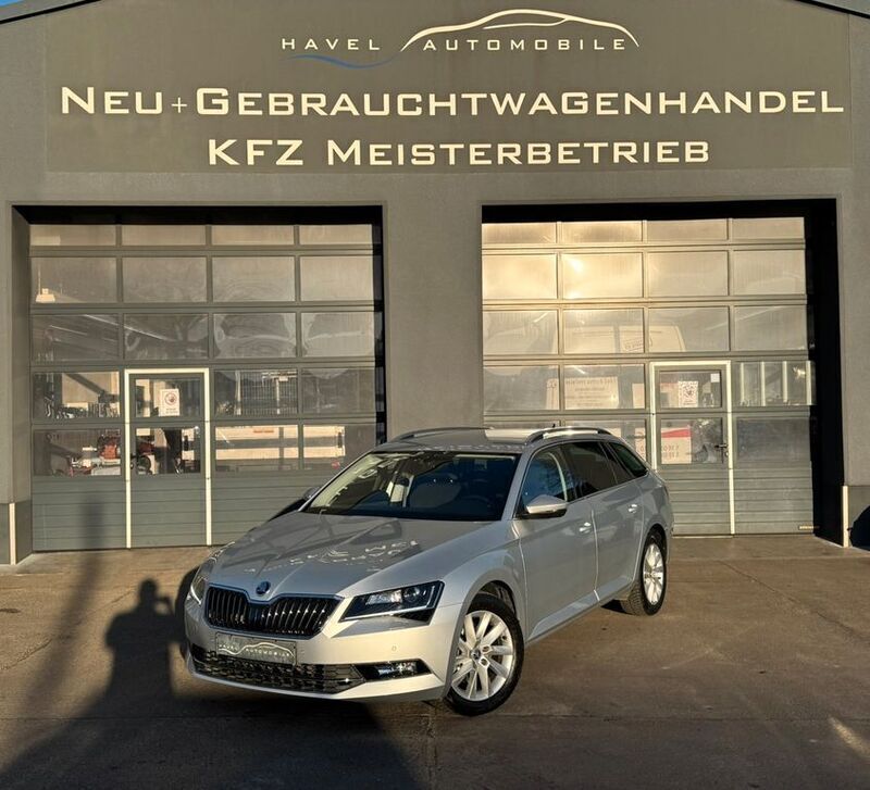 Brilliantsilber metallic Gebraucht 2019 Skoda Superb Kombi | 22.990 € (Fairer Preis) - Bild 1/4