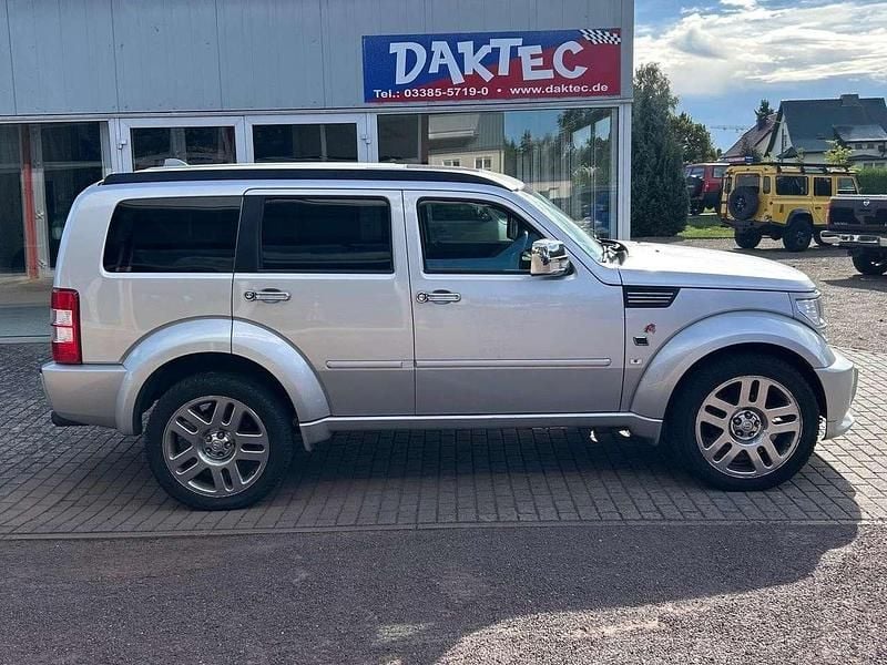 Gebraucht Dodge Nitro SXT 177 PS (130 kW) 2010 Brightsilvermetallicclearcoat SUV
