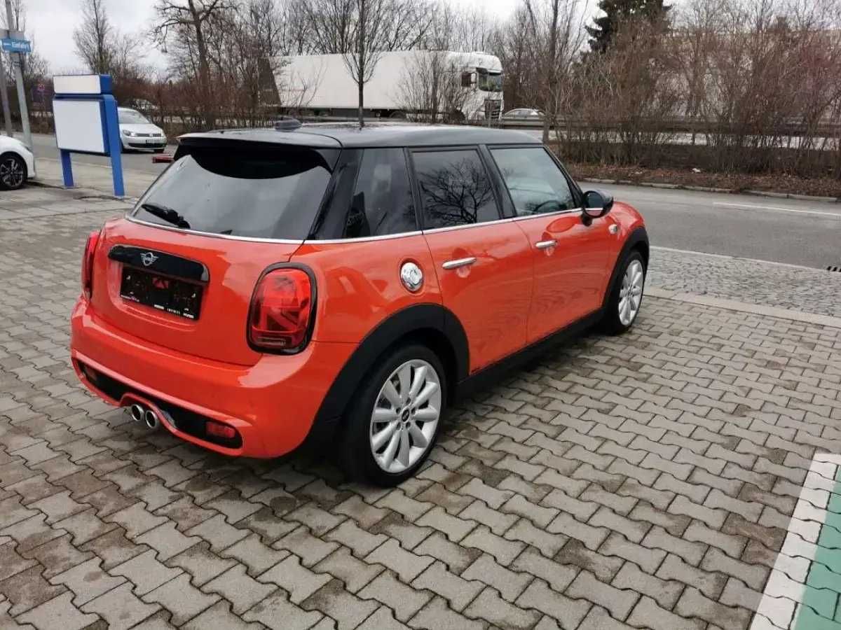 Używany Mini Cooper S 192 KM (141 kW) 2021 Pomarańczowy Hatchback