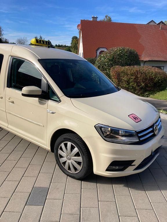 Beige Gebraucht 2017 VW Caddy Maxi Van / Kleinbus | 15.900 € - Bild 1/4