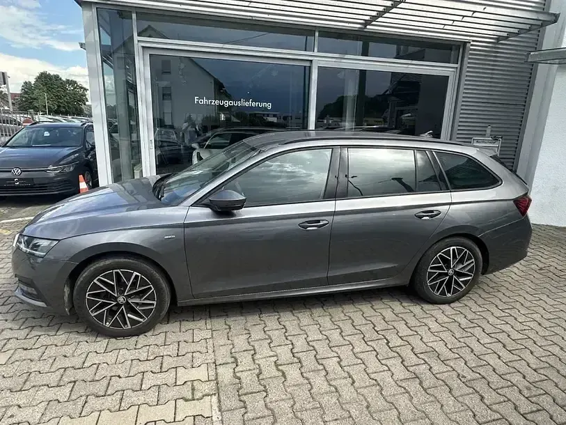 Gebraucht Skoda Octavia Clever 116 PS (85 kW) 2022 Grau Kombi