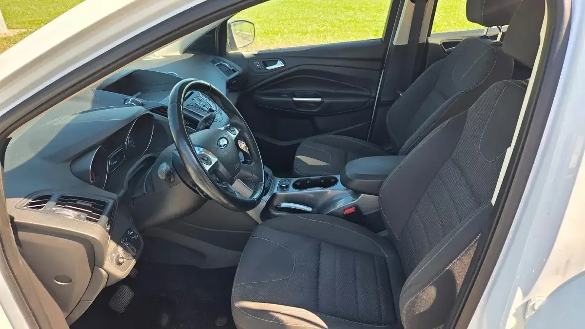 Gebraucht Ford Kuga Trend 182 PS (133 kW) 2013 Weiß SUV