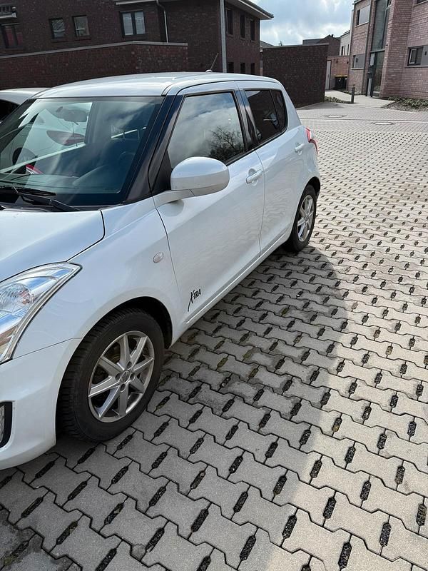 Gebraucht Suzuki Swift X-TRA 94 PS (69 kW) 2017 Weiß Kleinwagen