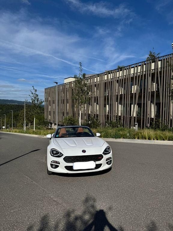 Weiß Gebraucht 2016 Fiat 124 Spider Lusso Cabrio | 13.000 € (Fairer Preis) - Bild 1/4