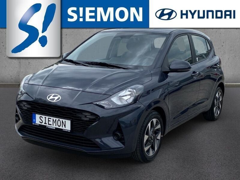 Gebraucht Hyundai i10 Trend 63 PS (46 kW) 2024 Schwarz Kleinwagen