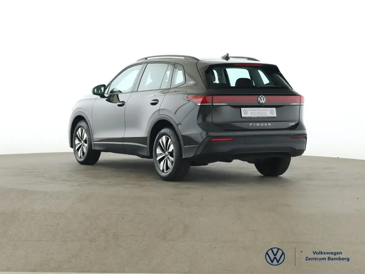 Gebraucht VW Tiguan Goal 131 PS (96 kW) 2025 Grau SUV