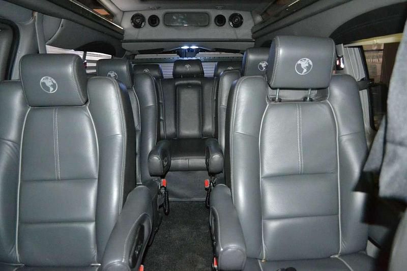 Gebraucht GMC Savana 345 PS (253 kW) 2017 Schwarz Van / Kleinbus