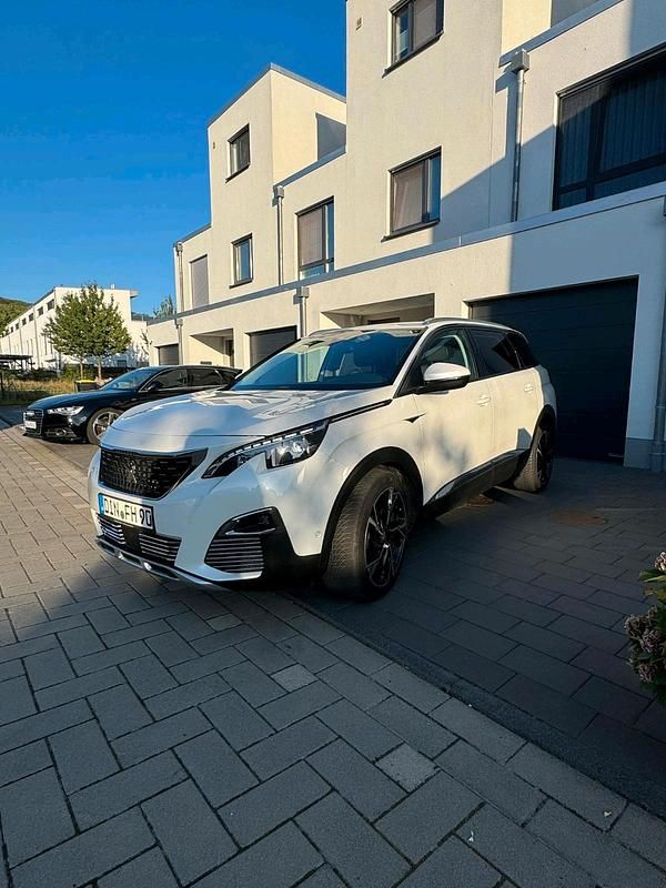 Andere farben Gebraucht 2018 Peugeot 5008 Van / Kleinbus | 18.800 € (Etwas zu teuer) - Bild 1/4