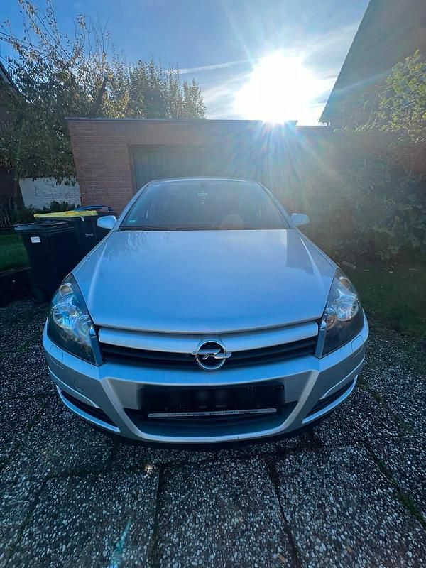 Silber Gebraucht 2005 Opel Astra Kleinwagen | 1.700 € (Fairer Preis) - Bild 1/4