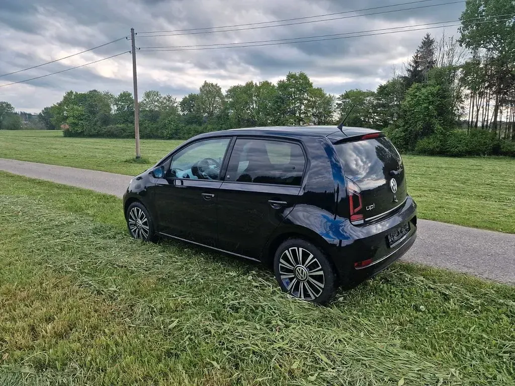 Gebraucht VW up! Beats 75 PS (55 kW) 2017 Schwarz Kleinwagen