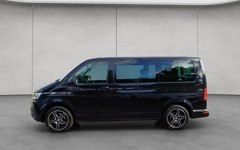 Gebraucht VW Multivan Trendline 150 PS (110 kW) 2022 Schwarz Van