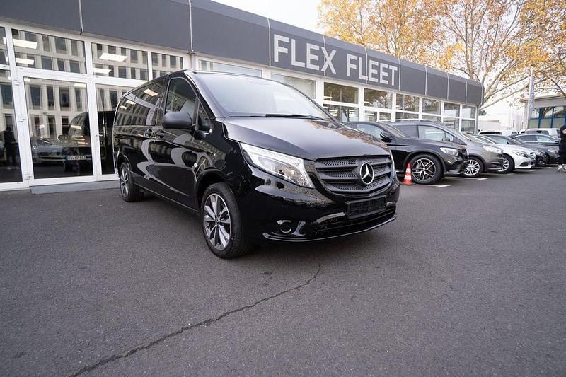 Obsidianschwarz metallic Gebraucht 2020 Mercedes Vito Van | 39.990 € (Etwas zu teuer) - Bild 1/4