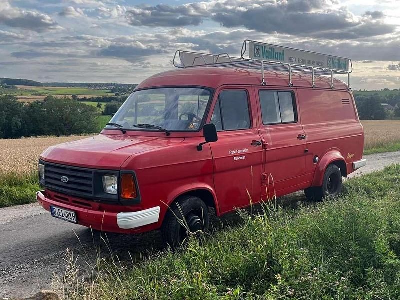 Gebraucht Ford Transit 77 PS (56 kW) 1985 Rot Van