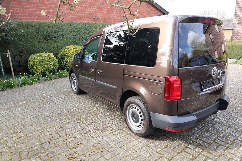 Gebraucht VW Caddy 102 PS (75 kW) 2020 Braun Van / Kleinbus