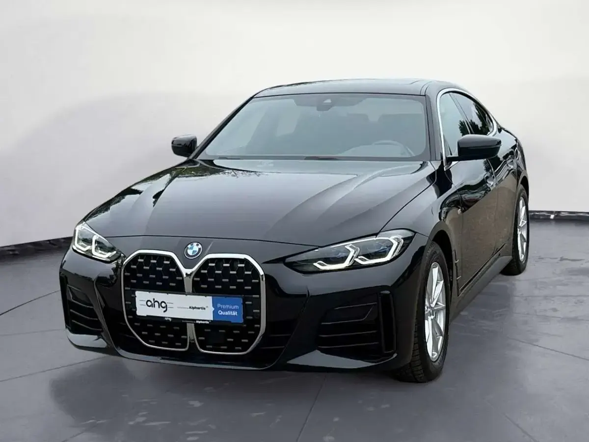 Gebraucht BMW 430 M Sport 245 PS (180 kW) 2022 Saphirschwarz metallic Coupé